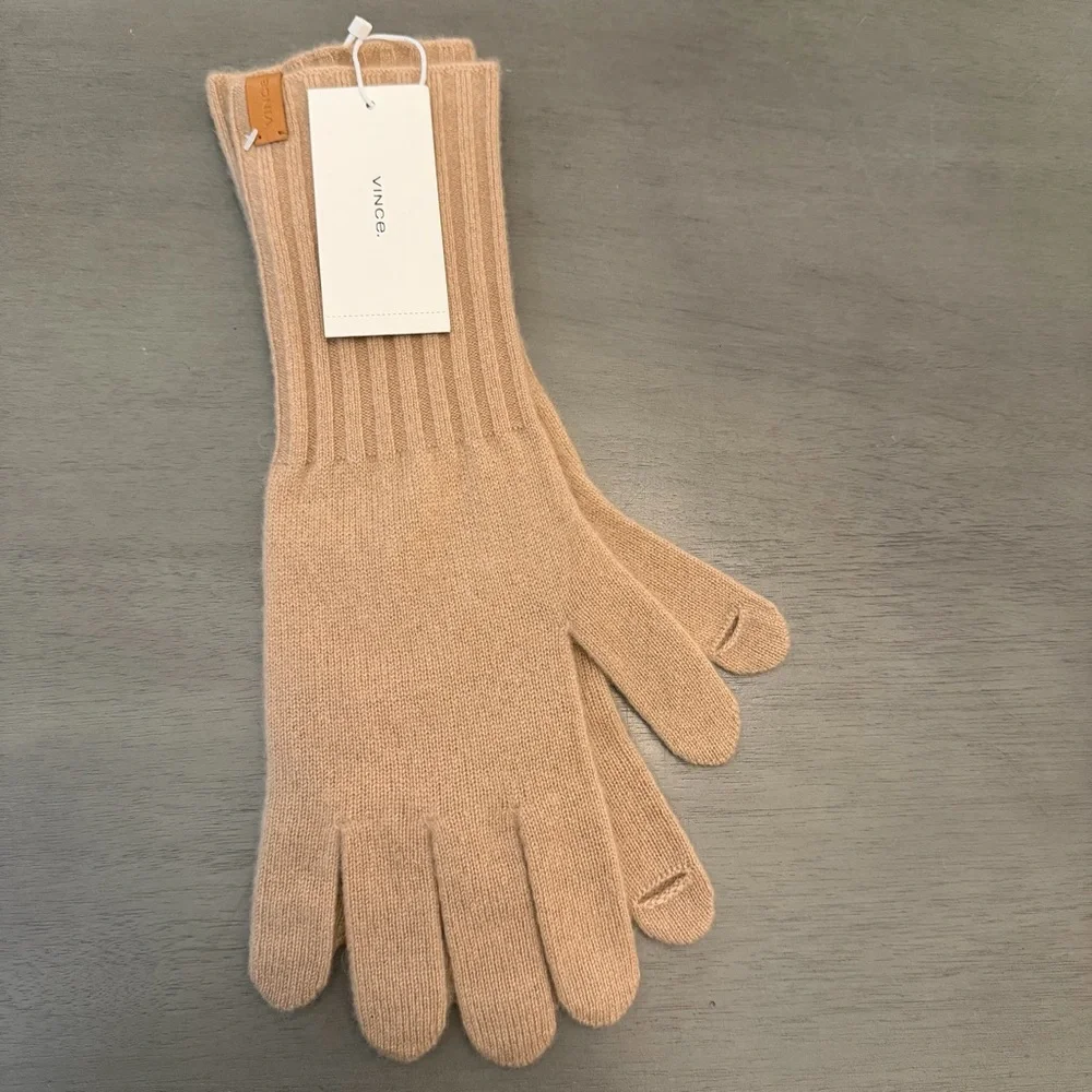 Vince 100% Boiled Cashmere Knit Gloves Camel Touchscreen Phone Friendly Unisex